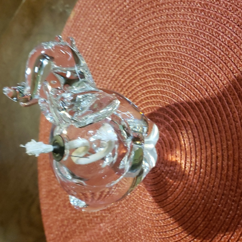 Elephant oil lantern